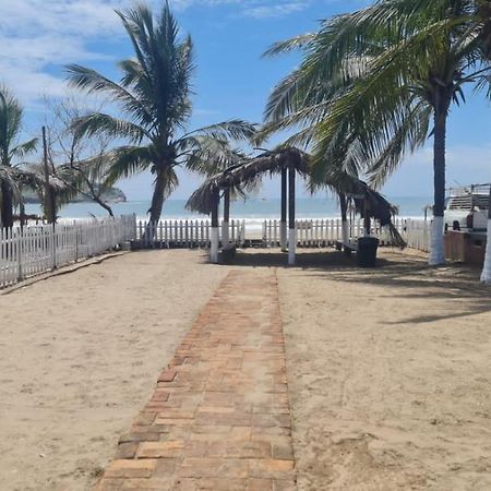 마사틀란 Casa A Pie De Playa Isla De La Piedra 아파트 외부 사진