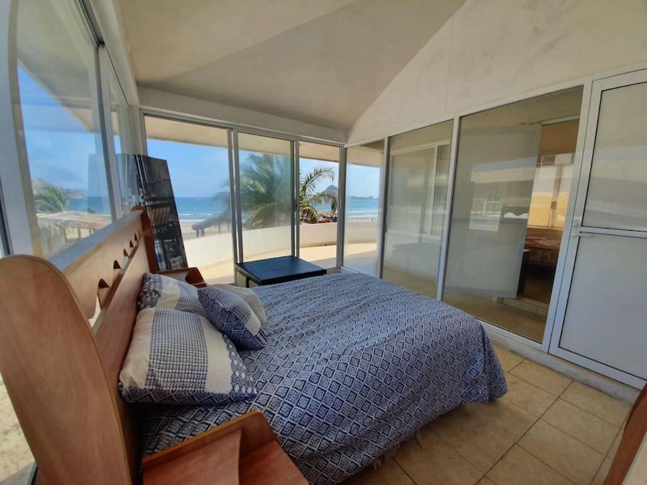 마사틀란 Casa A Pie De Playa Isla De La Piedra 아파트 외부 사진